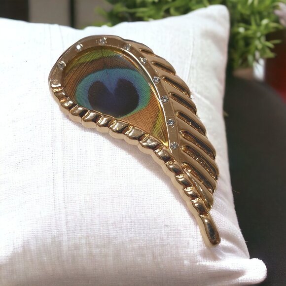 Peacock Feather 2.5" Necklace Pendant Blue Green Gold Tone Setting Bird - Picture 1 of 6